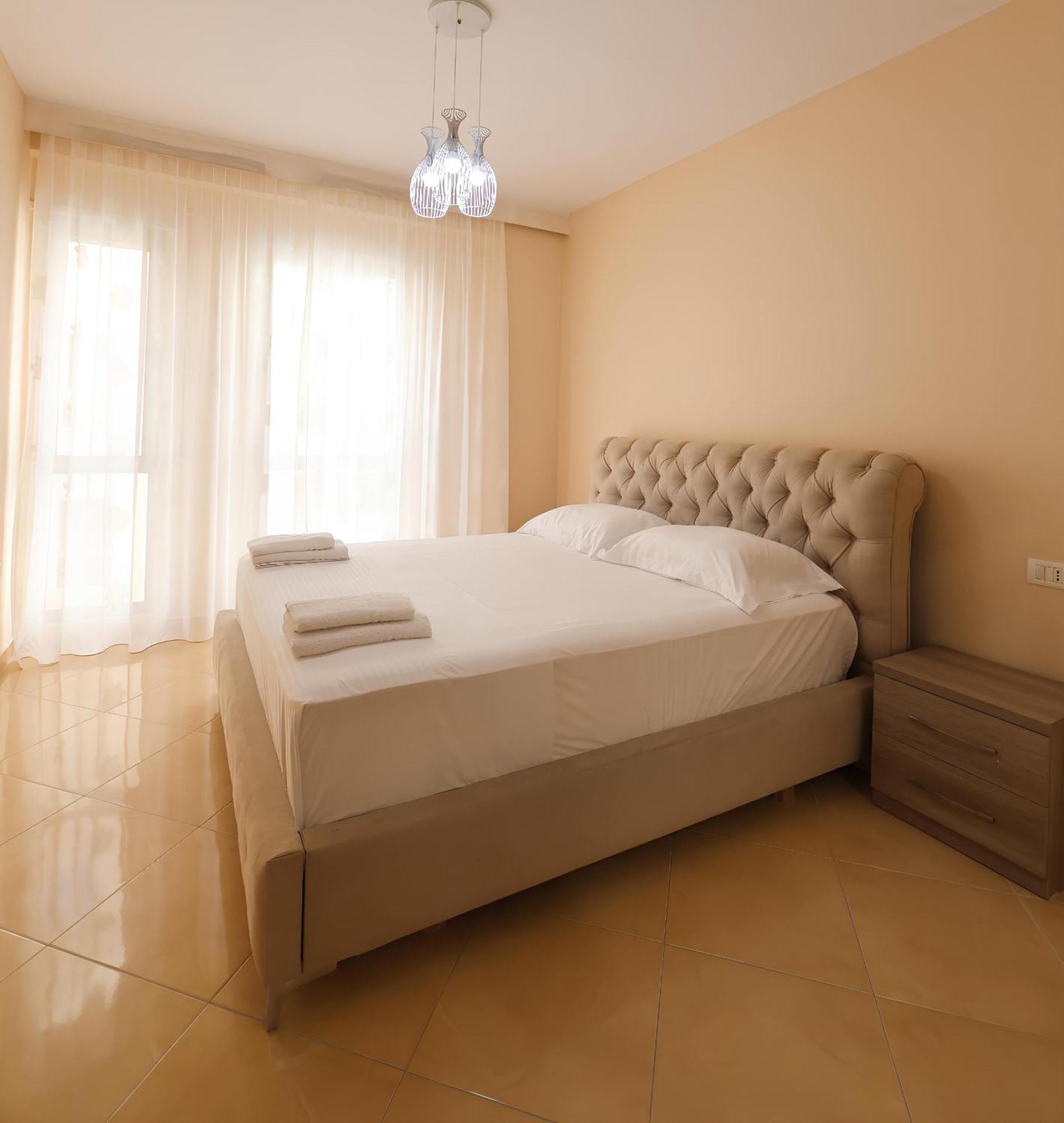 Sea View Apartments Дуррес Экстерьер фото