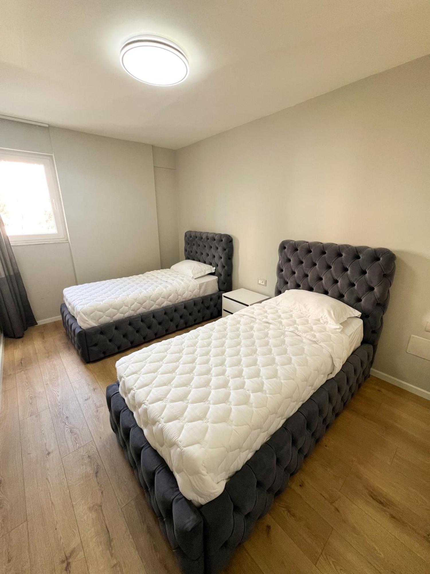 Sea View Apartments Дуррес Экстерьер фото